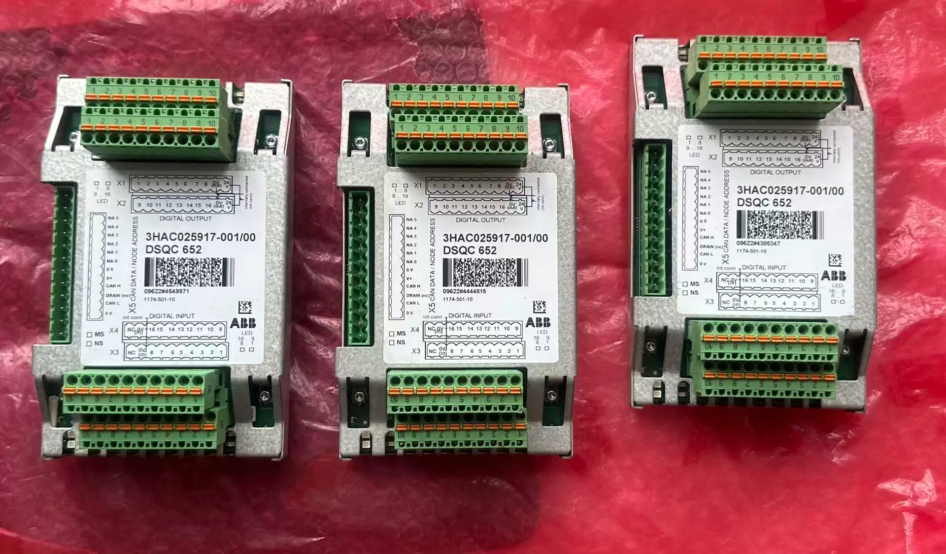 Módulo de E/S digital de 16 canais ABB DSQC 652 3HAC025917-001/00 - Usado