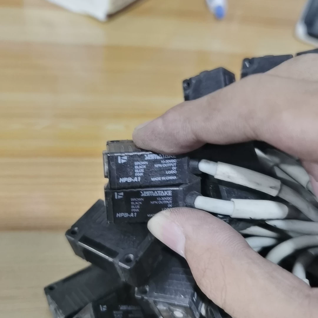Azbil HPB-A1 Photoelectric Switch - Used