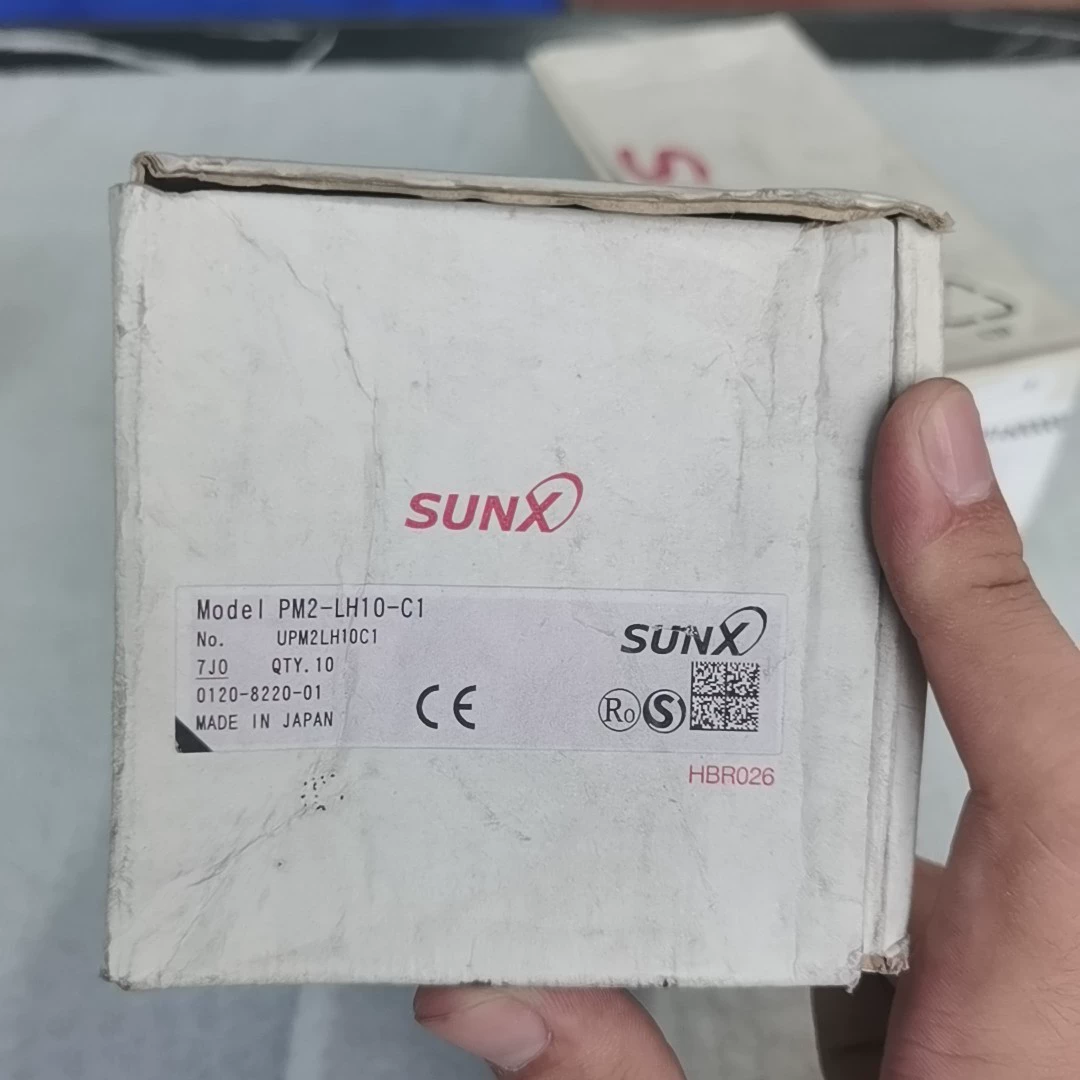 SUNX PM2-LH10-C1 Proximity Sensor - New