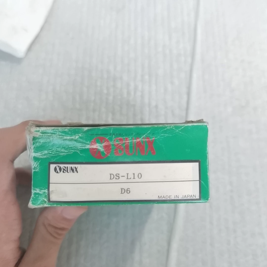 SUNX DS-L10 photoelectric sensor - New