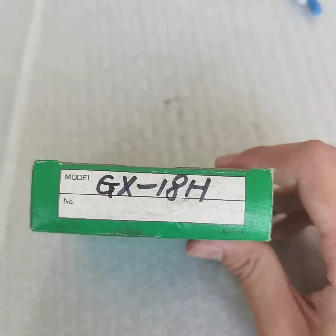 SUNX GX-18H Photoelectric Sensor - New