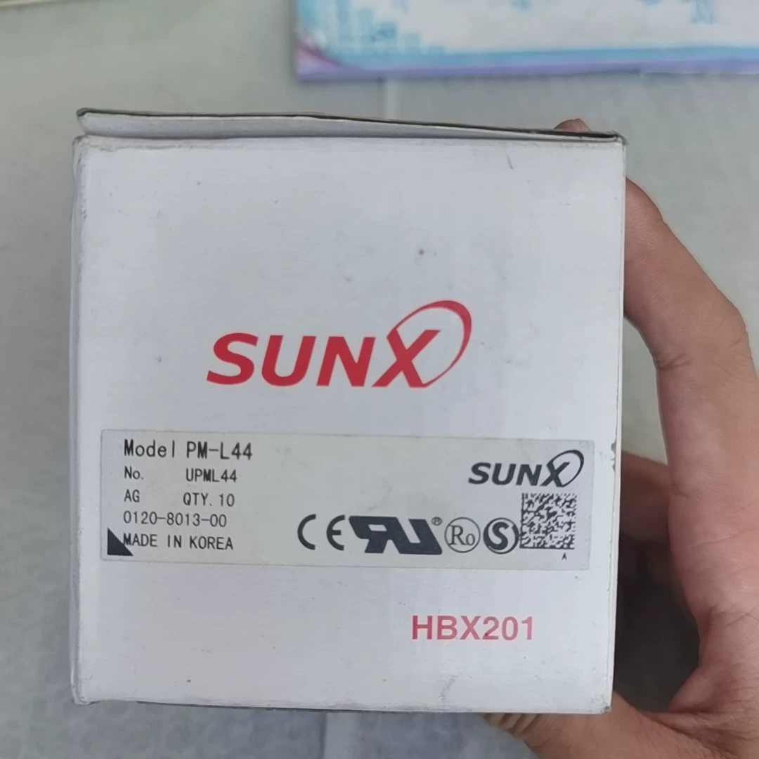 SUNX PM-L44 - New