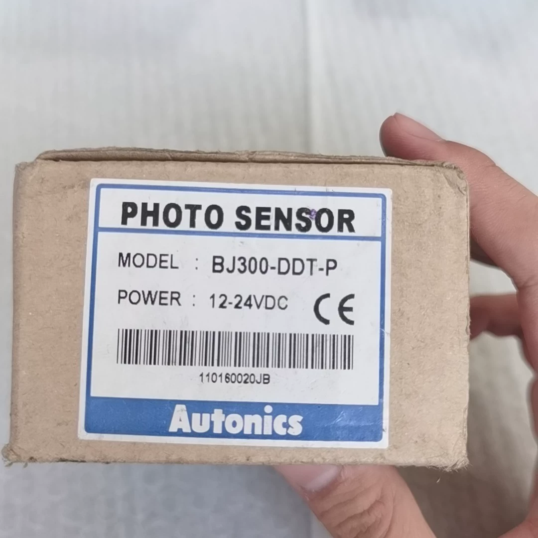 Autonics BJ300-DDT-P Photoelectric Sensor - Used