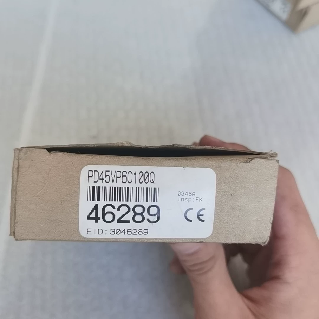 Banner Engineering PD45VP6C100Q photoelectric sensor - Used