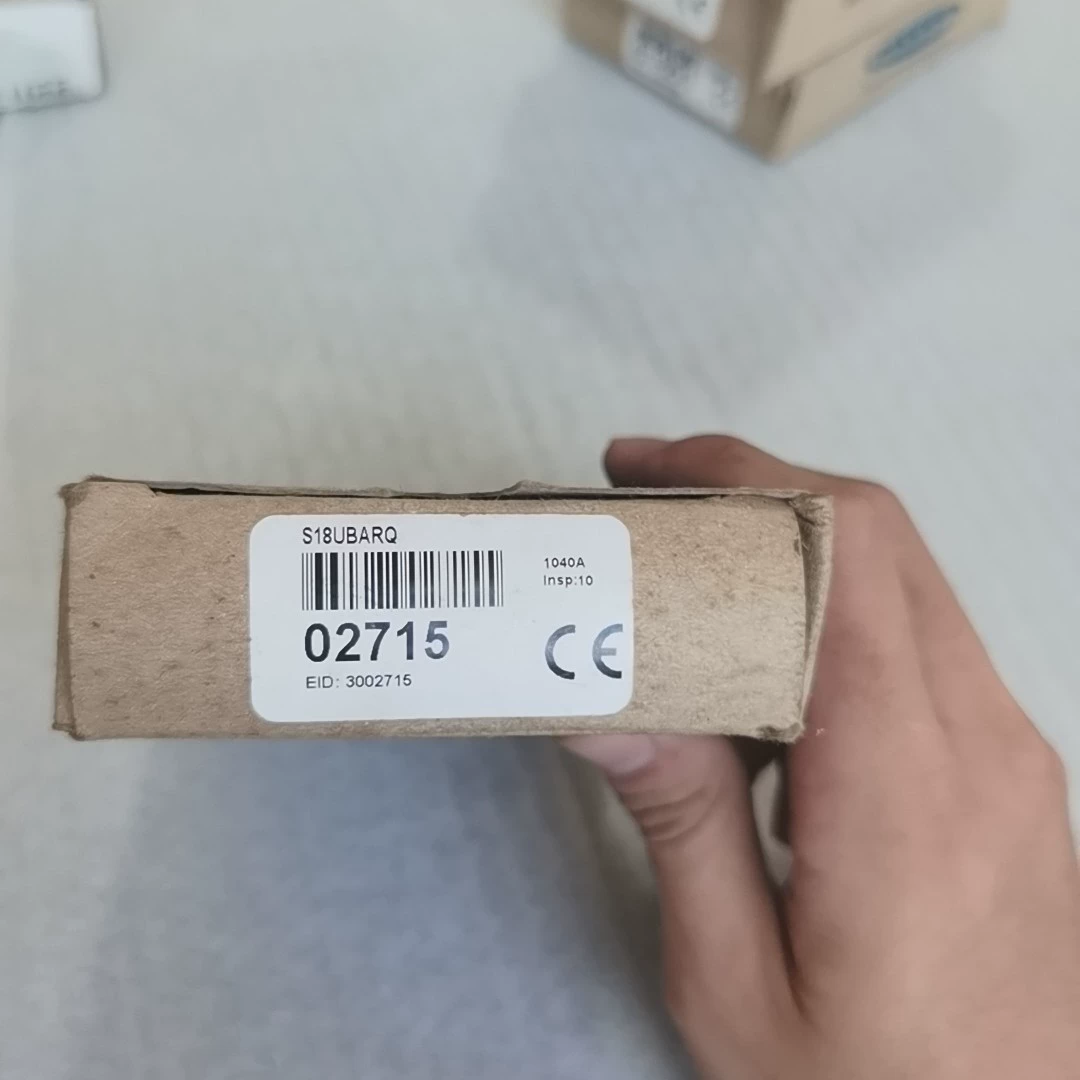 Banner Engineering S18UBARQ Photoelectric Sensor - Used