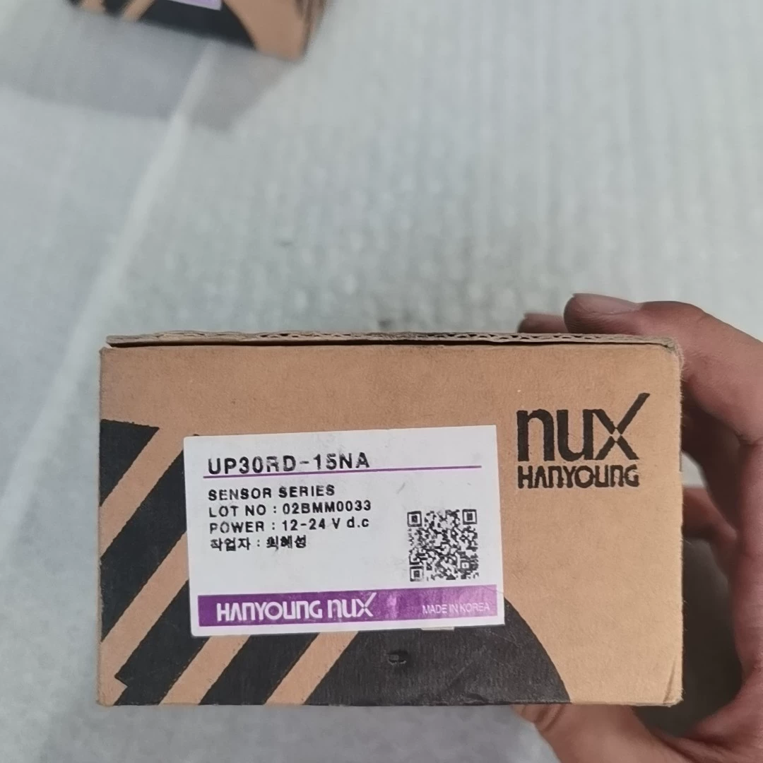 HANYOUNG NUX UP30RD-15NA Proximity Switch - Used