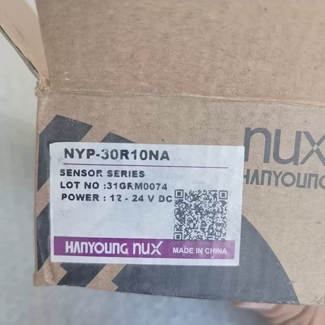 HANYOUNG NUX NYP-30R10NA proximity switch - Used