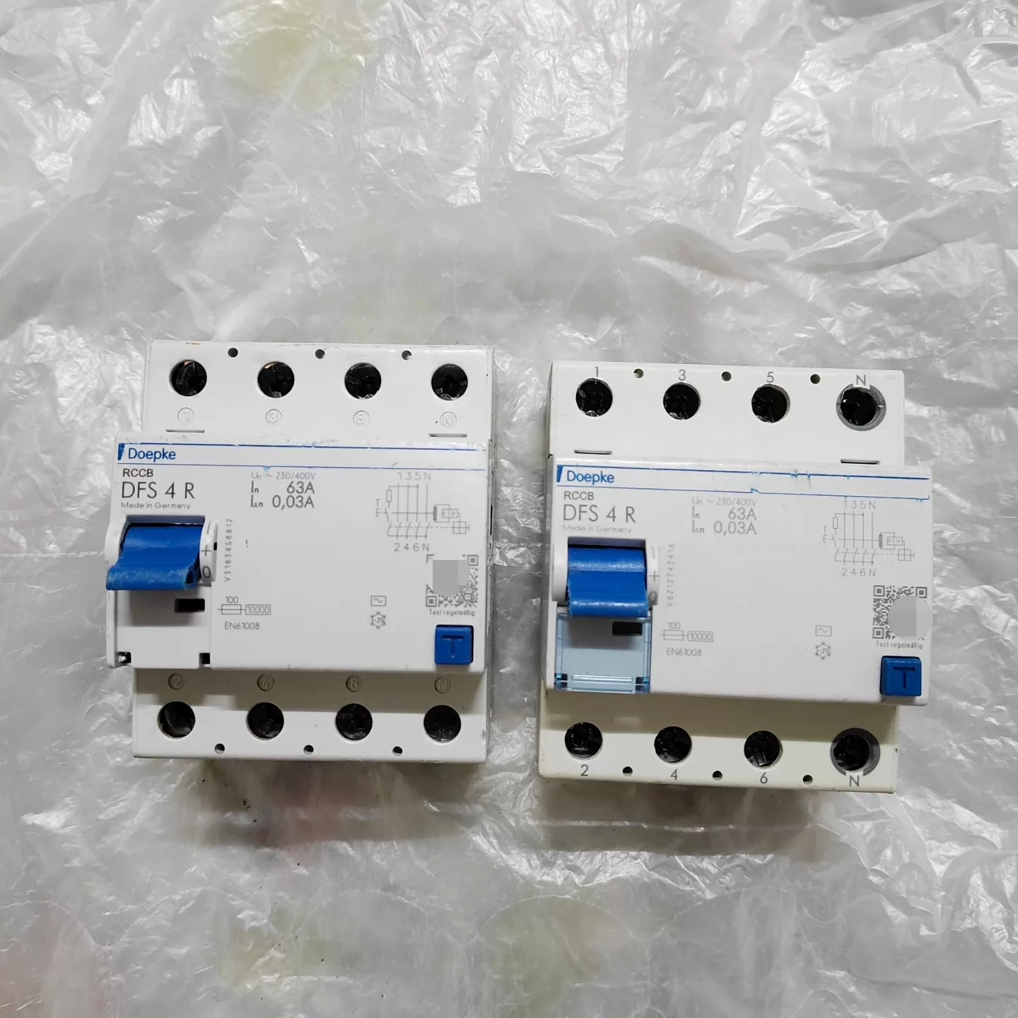 Doepke DFS 4 R residual current circuit breaker - Used