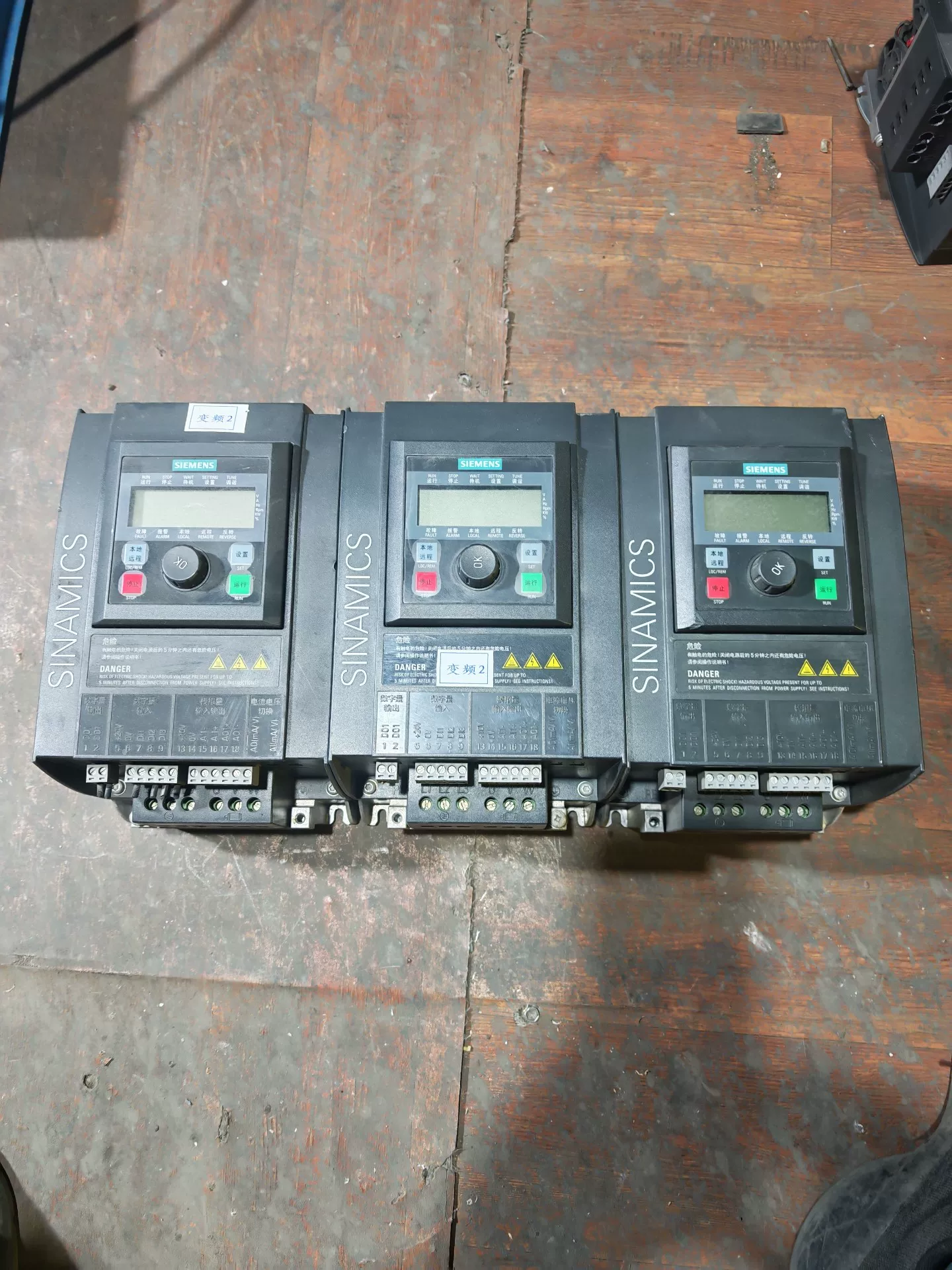 Siemens SINAMICS V10 6SL3217-0CE21-1UA1 variable frequency drive - Used