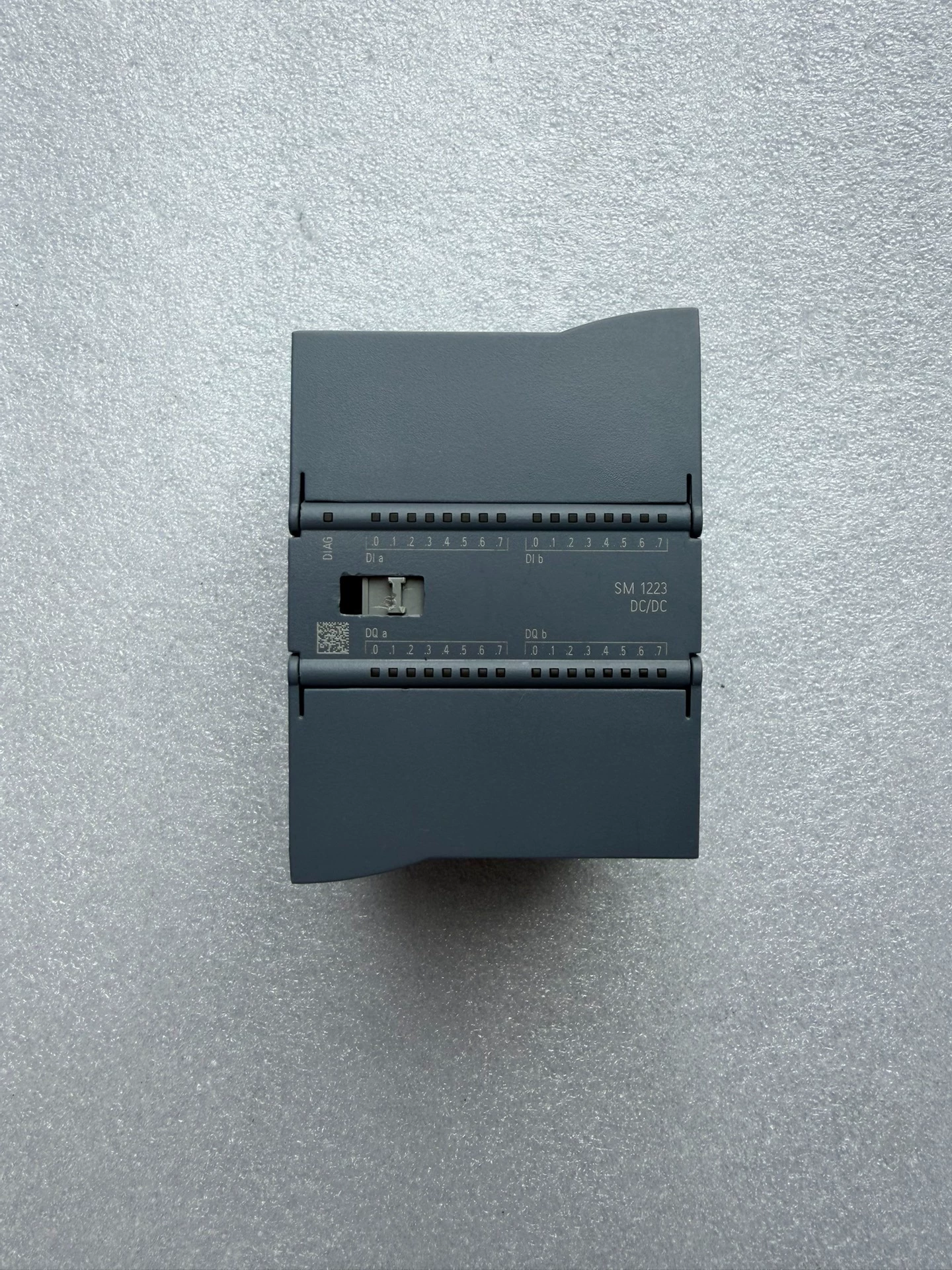 Siemens SM 1223 DC/DC 6ES7223-1BL32-0XB0 Módulo de expansão S7-1200 - Usado