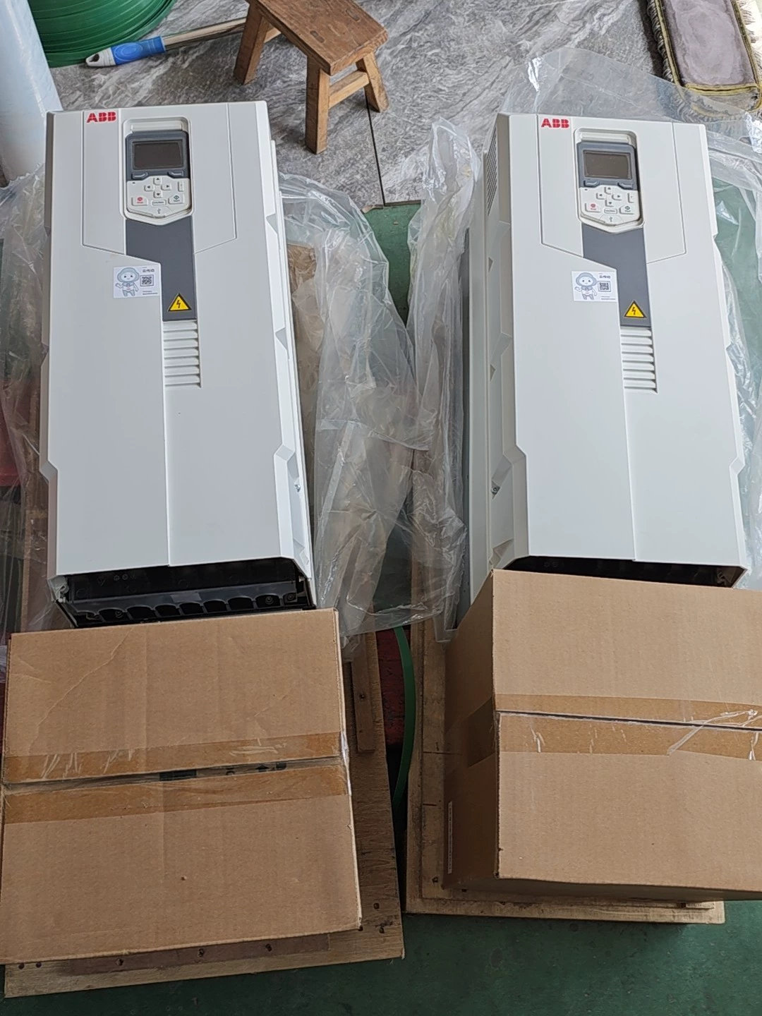 ABB ACS580-01-206A-4 inversor de frequência - Novo