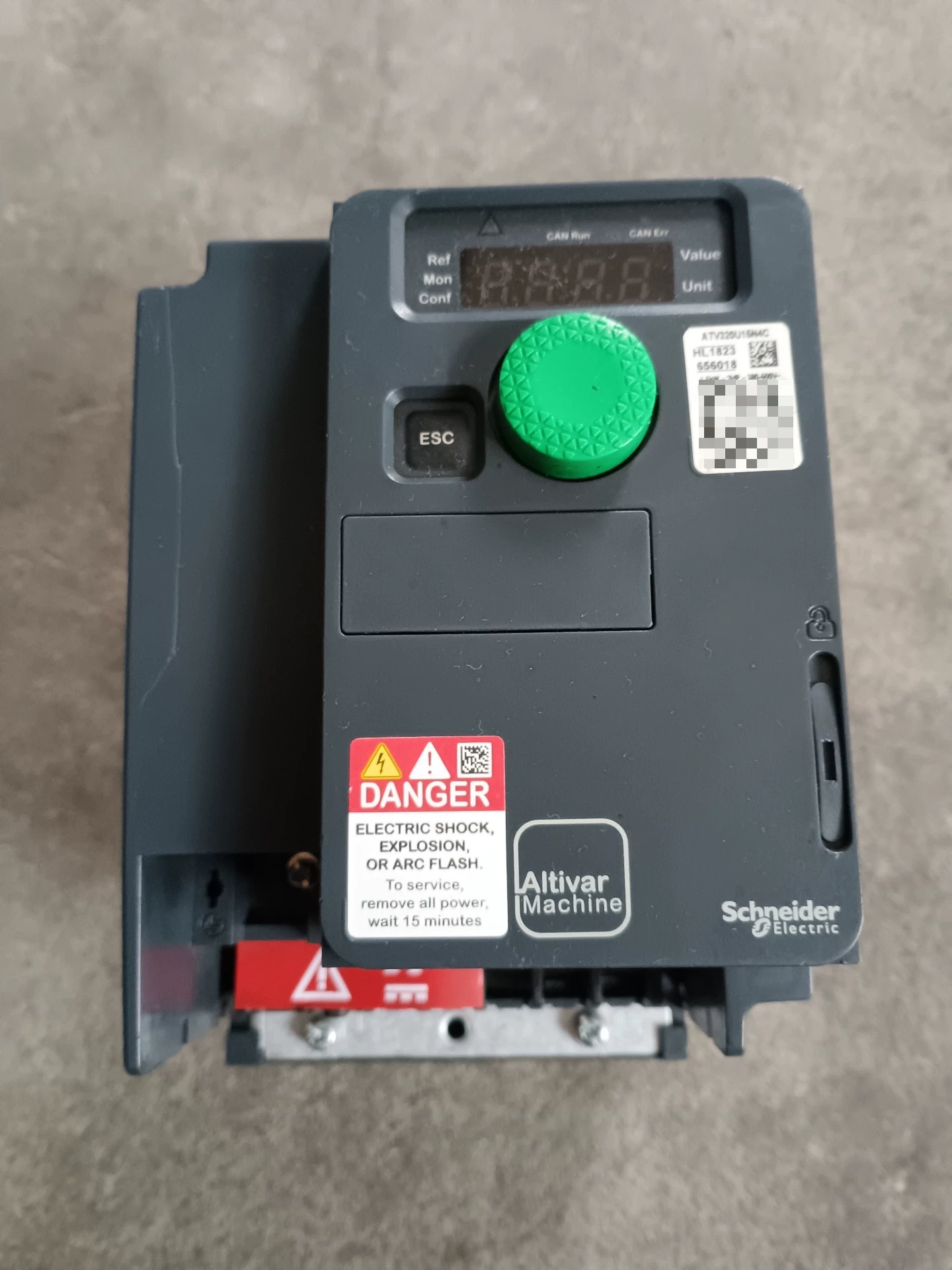 Schneider Electric ATV320U15N4C variable frequency drive - Used