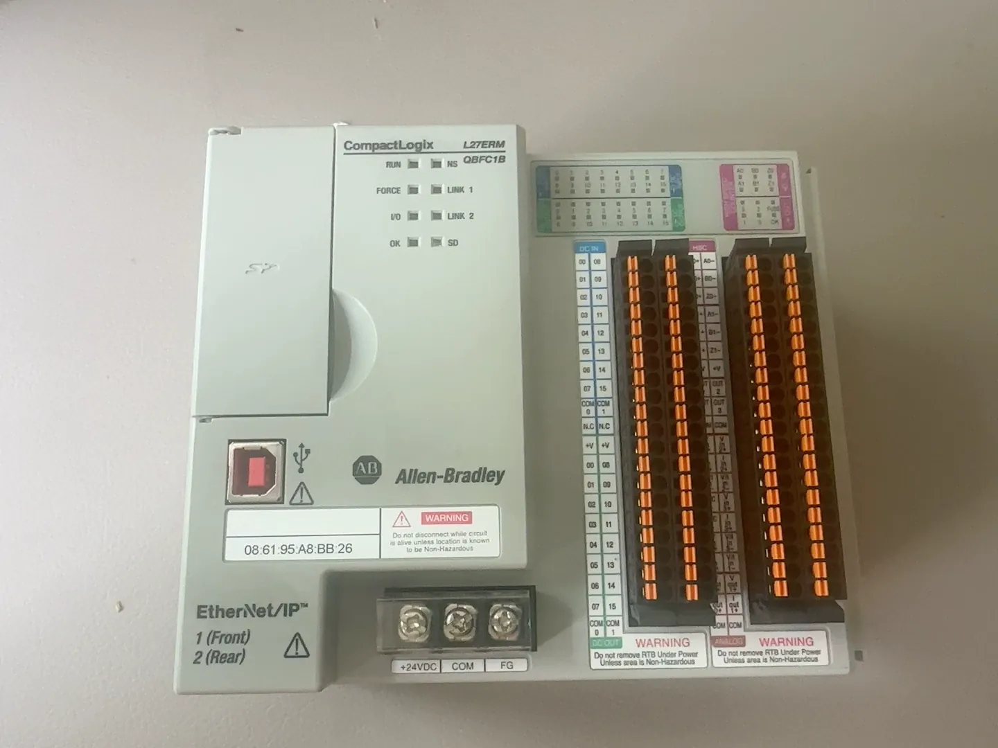 Módulo controlador Allen-Bradley 1769-L27ERM-QBFC1B - Usado