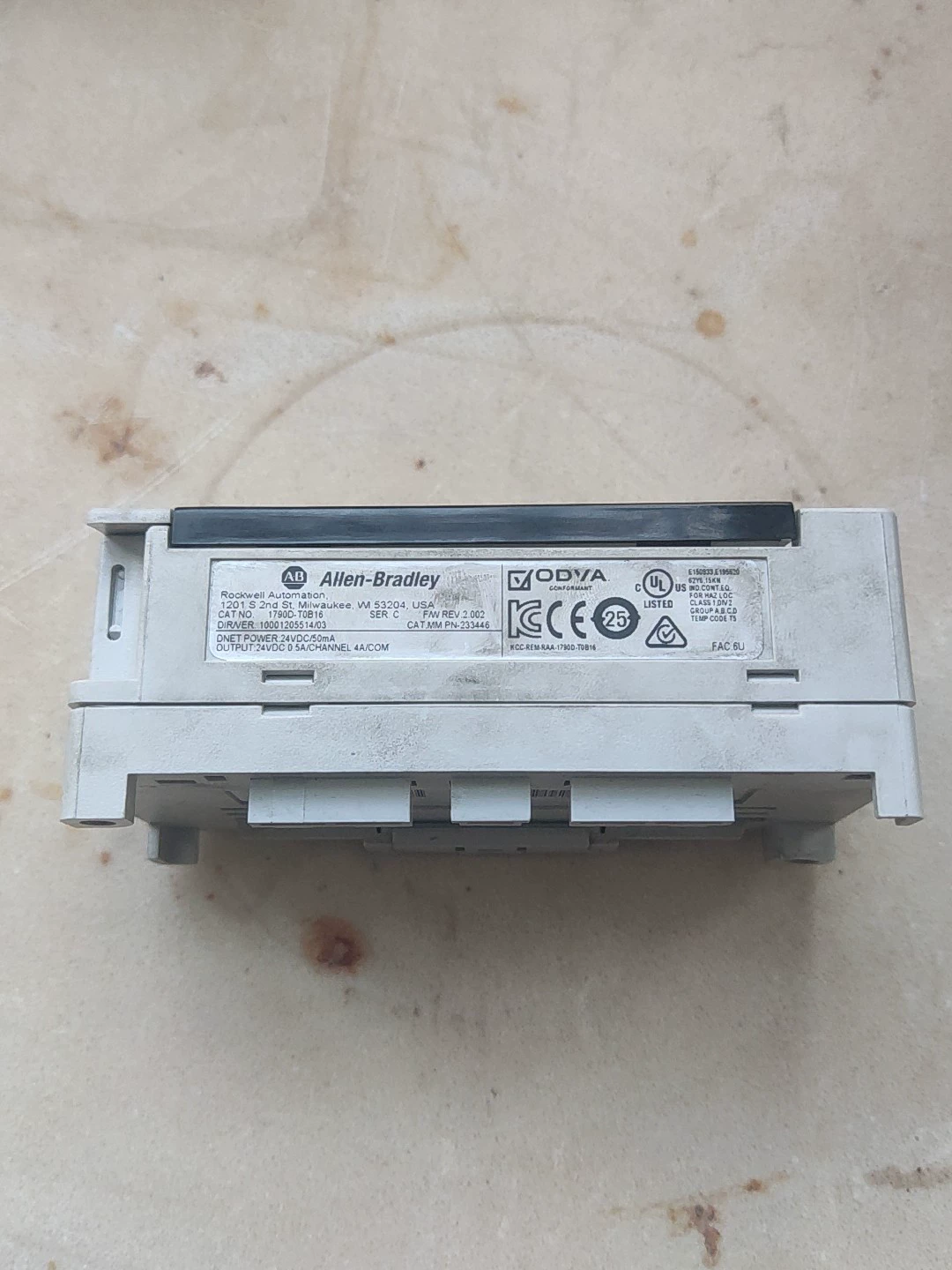 Allen-Bradley 1790D-T0B16 - Usado