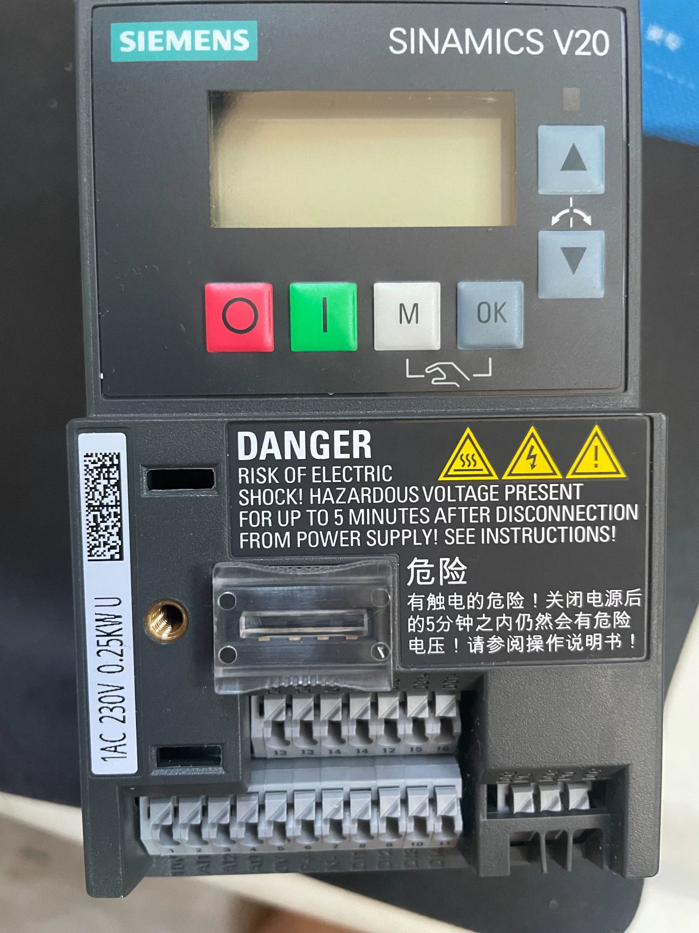 Siemens SINAMICS V20 6SL3210-5BB12-5UV1 inversor de frequência - Usado