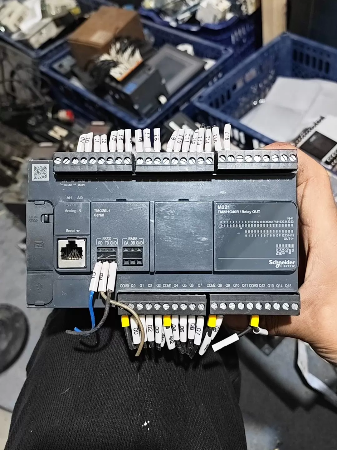 PLC Schneider Electric TM221C40R - usado