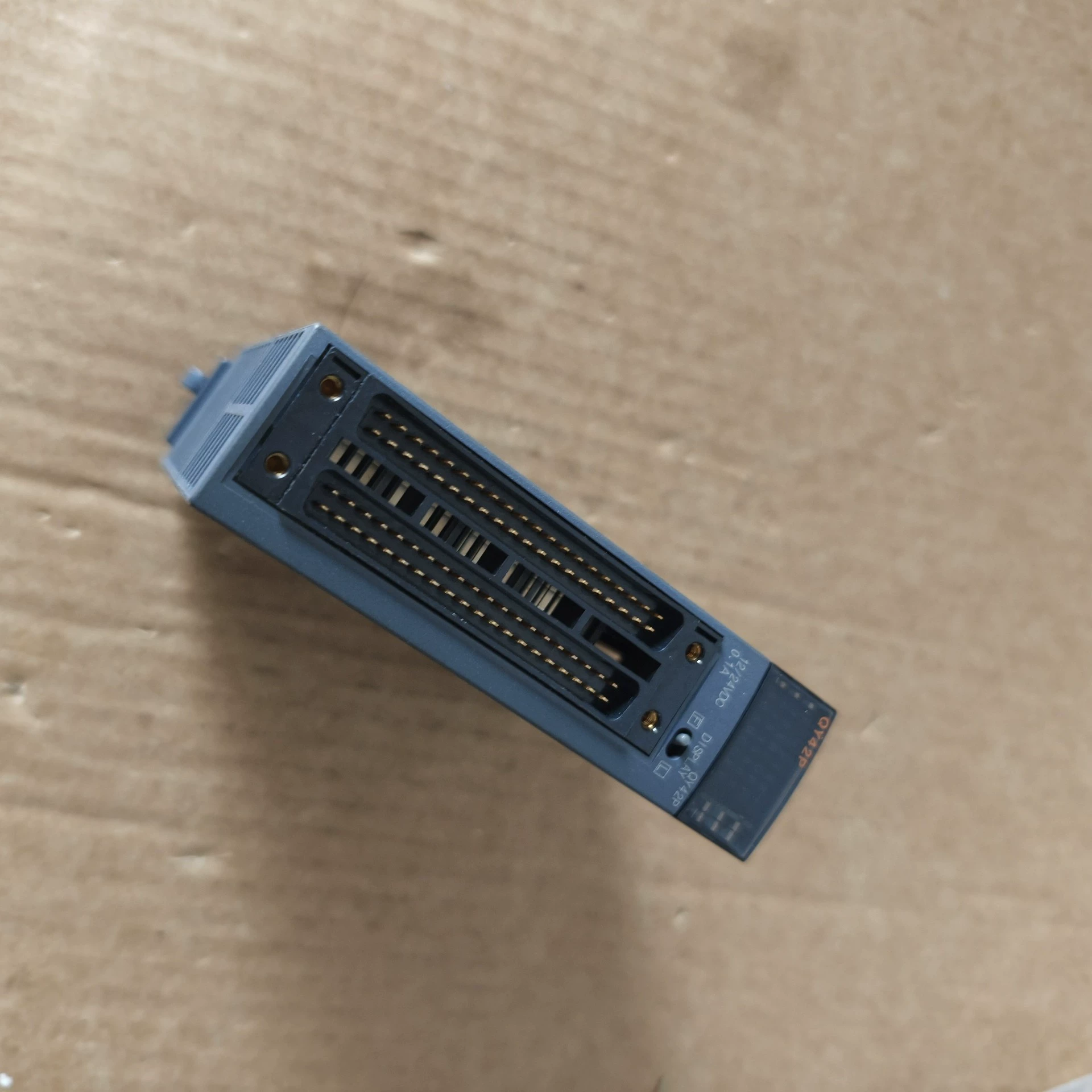 Mitsubishi Electric QY42P Módulo de saída Usado