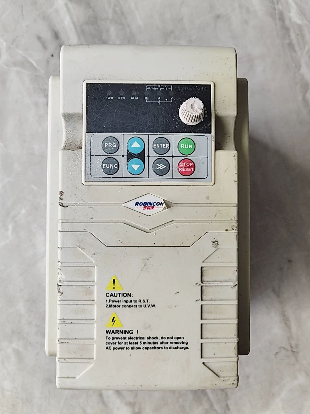 苏州罗宾康电气技术有限公司 CV900L-4T0055G Variable Frequency Drive - Used