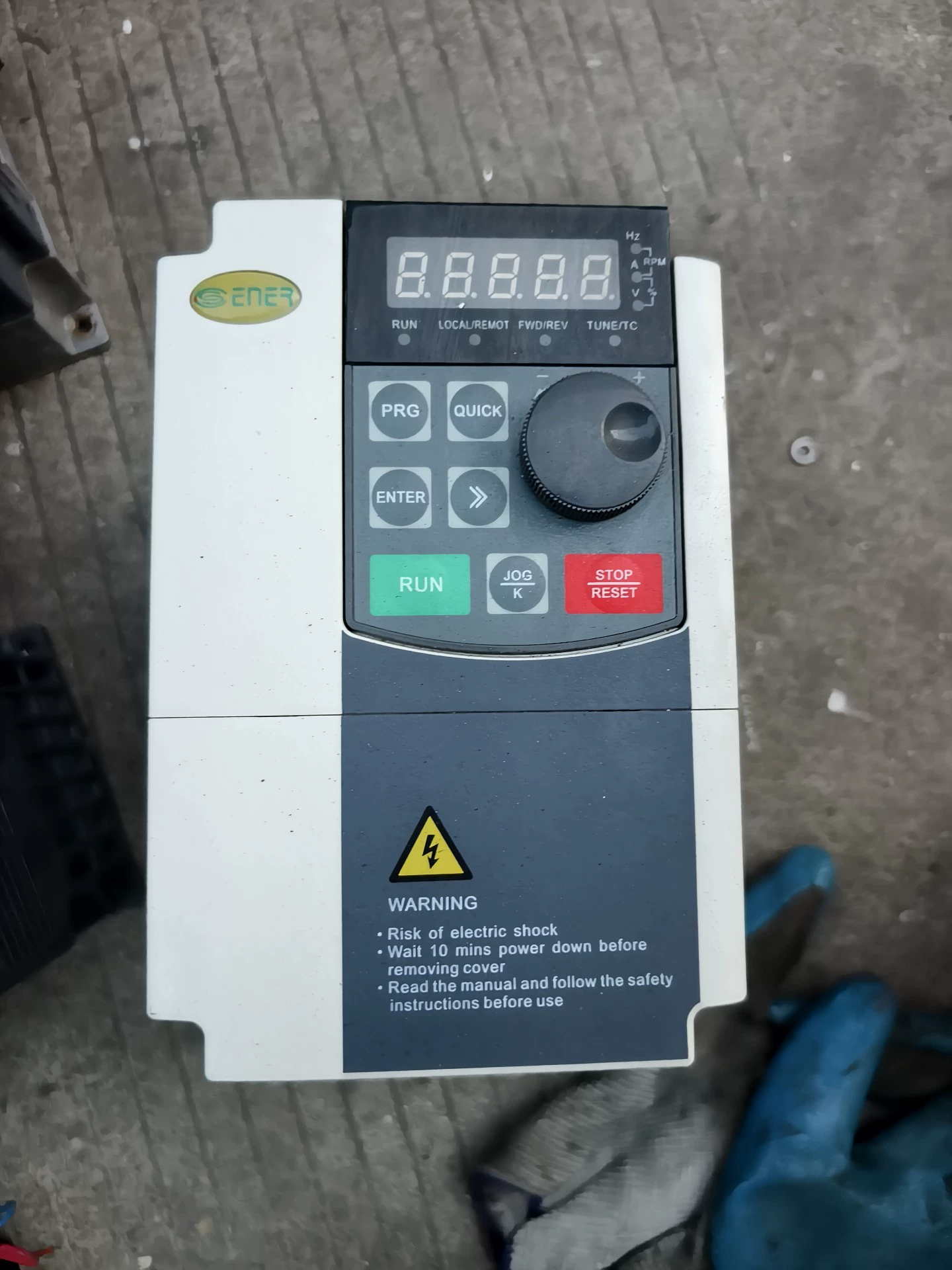 CENER E200-4.0G-T4-A インバータ - 中古