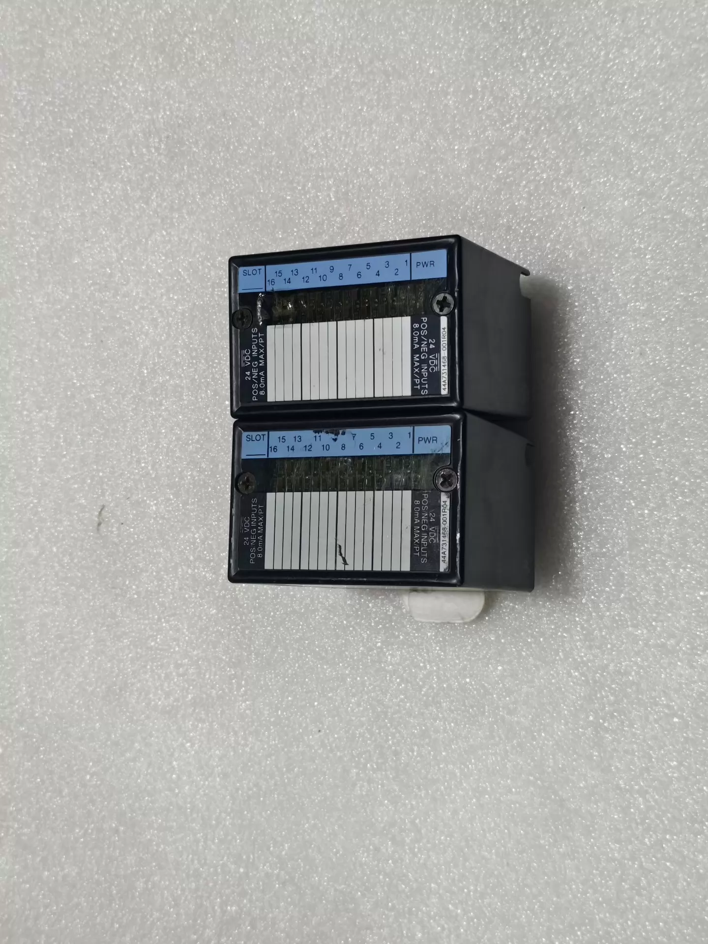 GE IC670MDL640J 出力モジュール - 中古