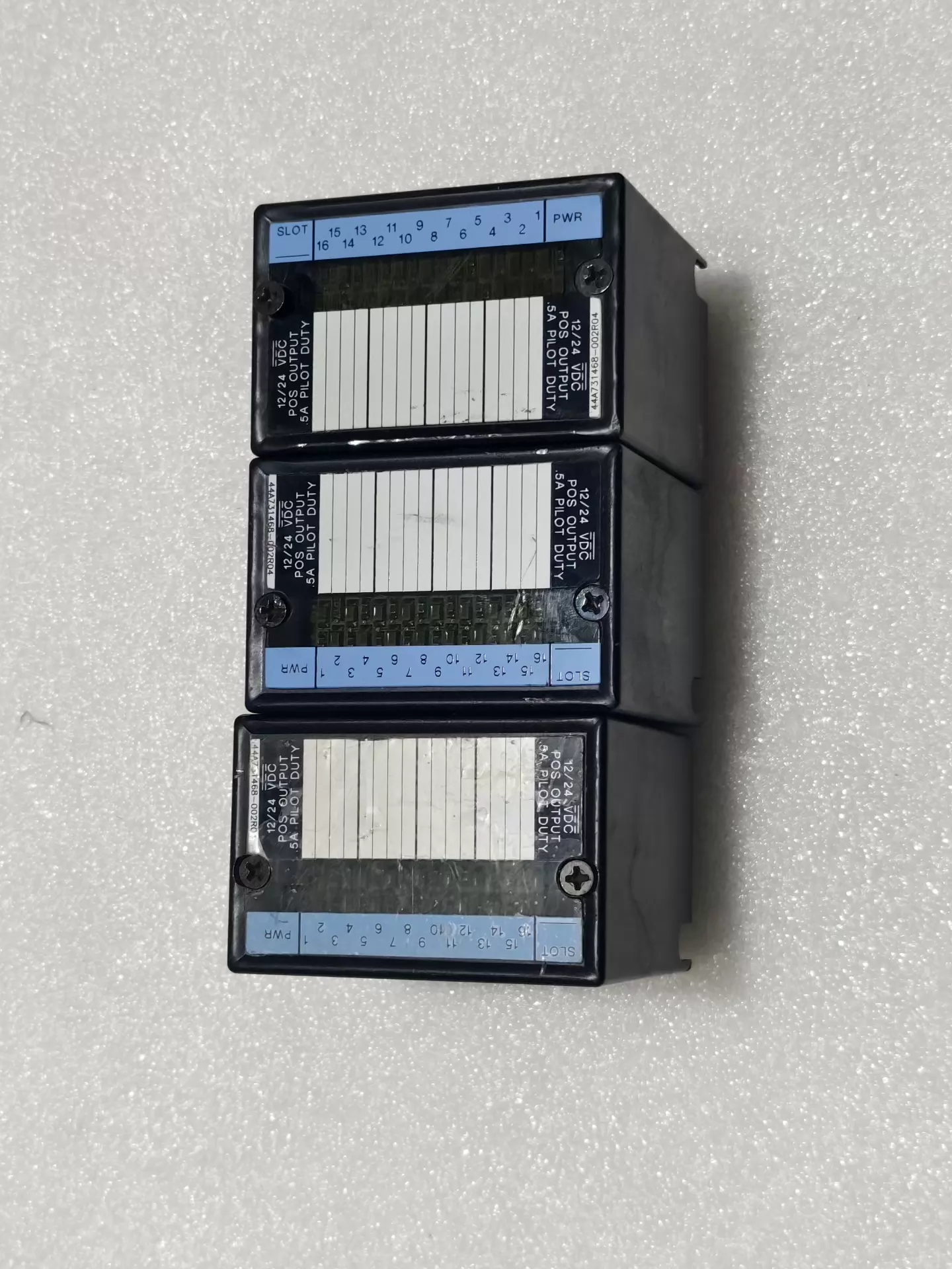 GE IC670MDL740J 16チャンネル出力モジュール - 新品