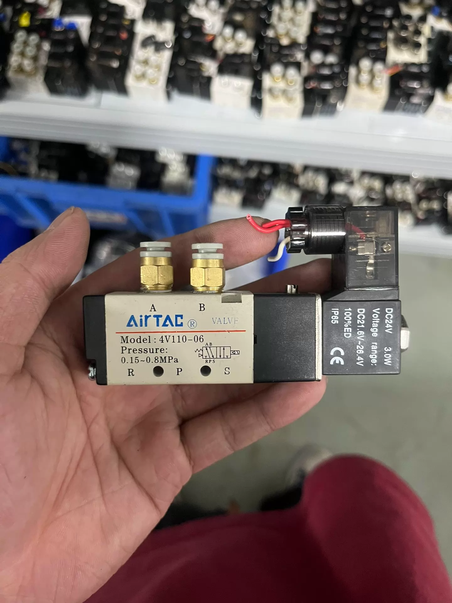 AirTAC 4V110-06 - Used