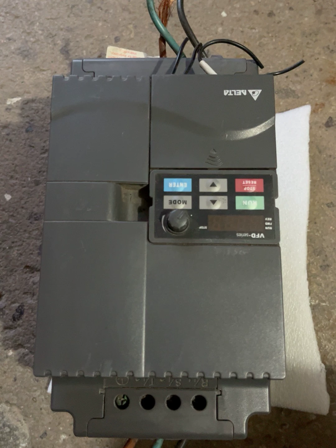 Delta VFD055E43A Variable Frequency Drive