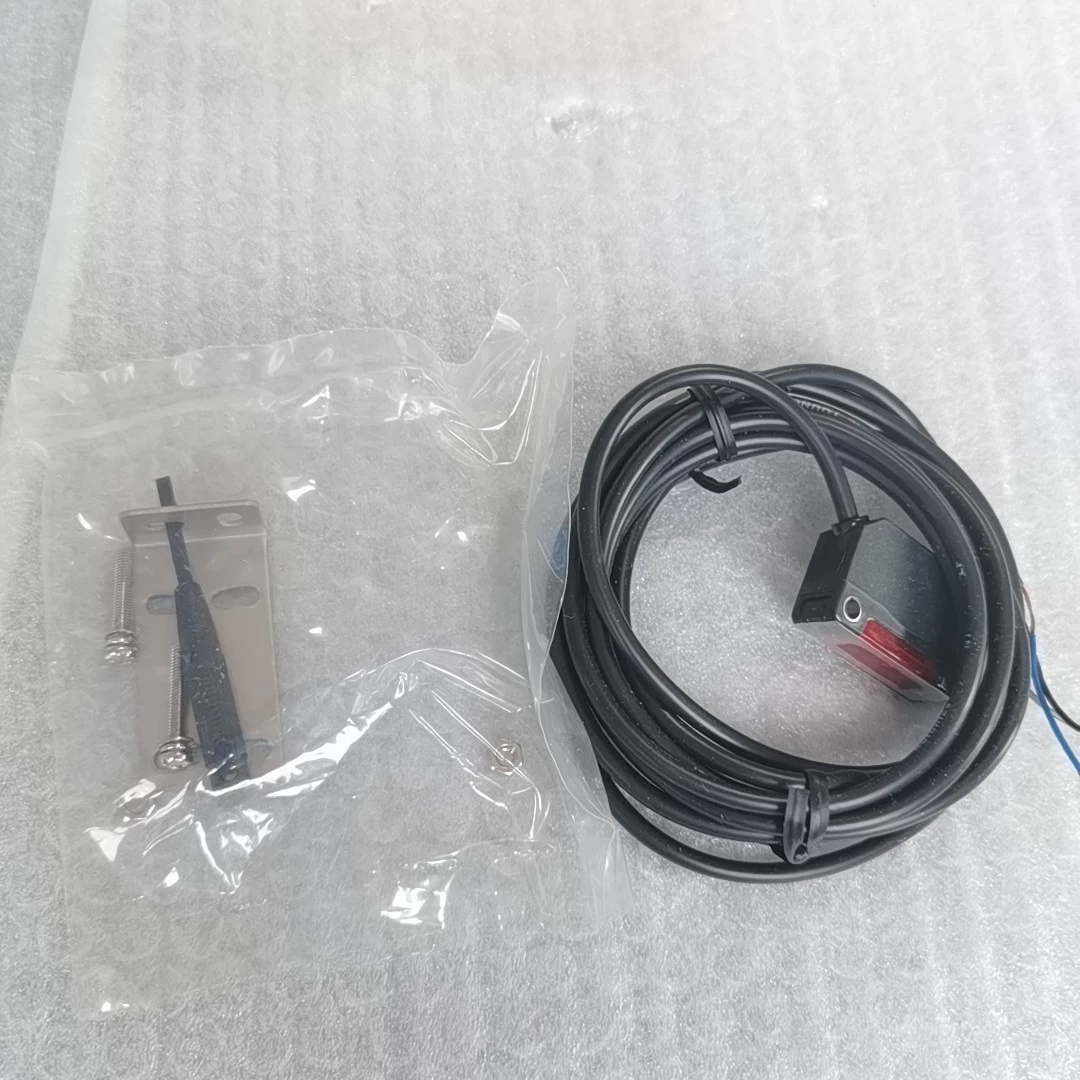 Autonics BJP100-BDT Photoelectric Sensor - Used