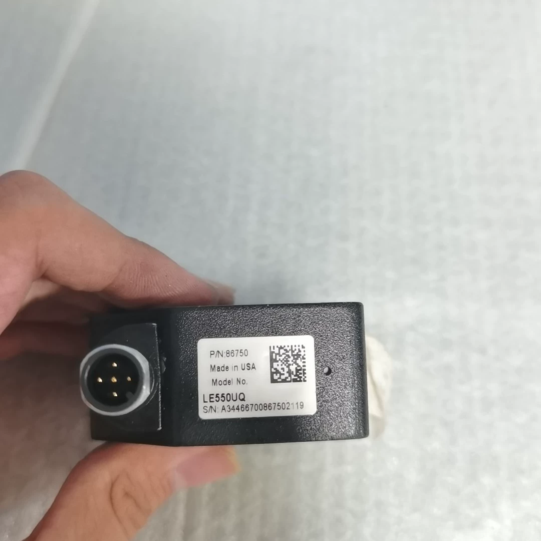 Banner Engineering LE550UQ 86750 Laser Displacement Sensor - Used